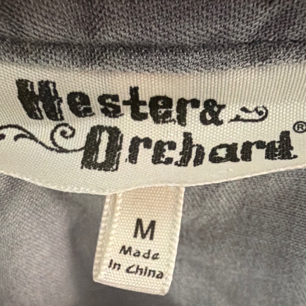 Hester & Orchard Women Medium Gray Tencel Button Split Neck Fringe Sharkbite Top - Picture 8 of 12